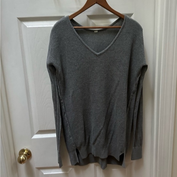 Lululemon Gray V-Neck Sweater waffle 4 - Picture 1 of 5